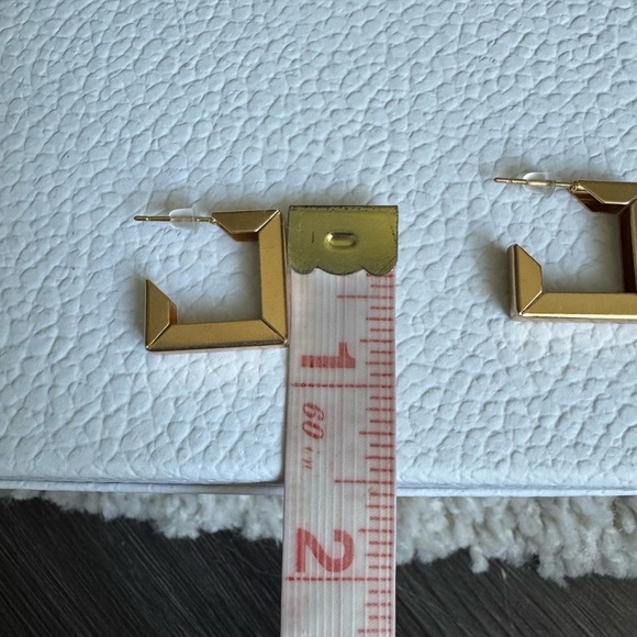 Gold Geometric Small Hoop Earrings New - Picture 4 of 4